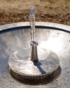 Fuente con chorro.JPG