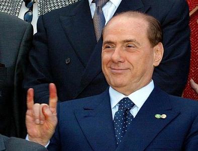 berlusconi_corna11.jpg