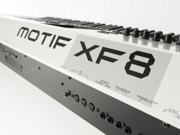 MOTIF XF8 Blanco