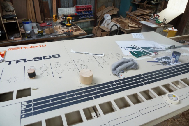 Roland TR-909 gigante