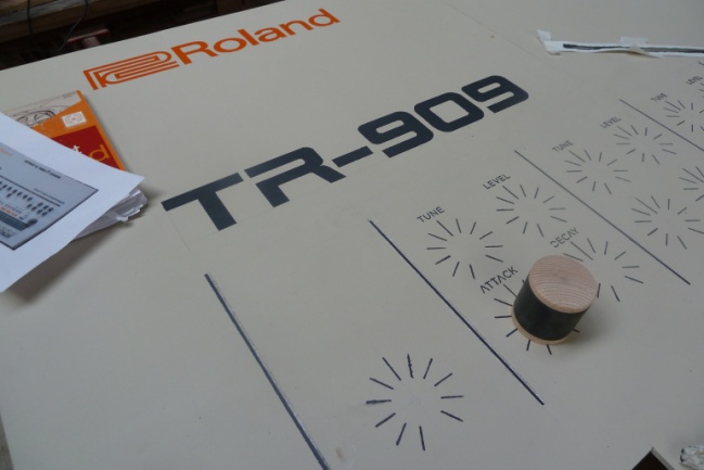 Roland TR-909 gigante