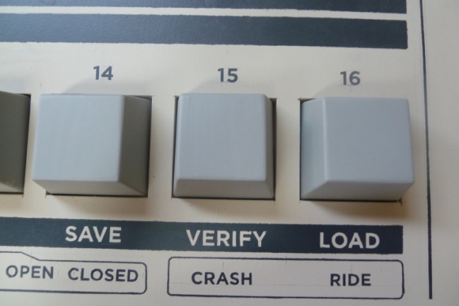 Roland TR-909 gigante