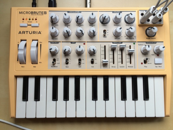 Arturia Microbrute SE
