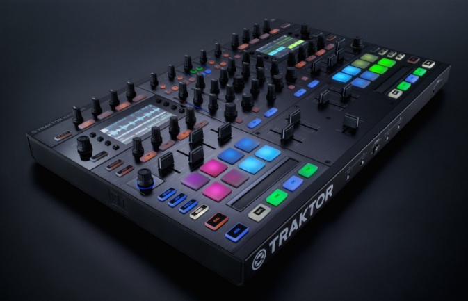 Kontrol S8 Lateral