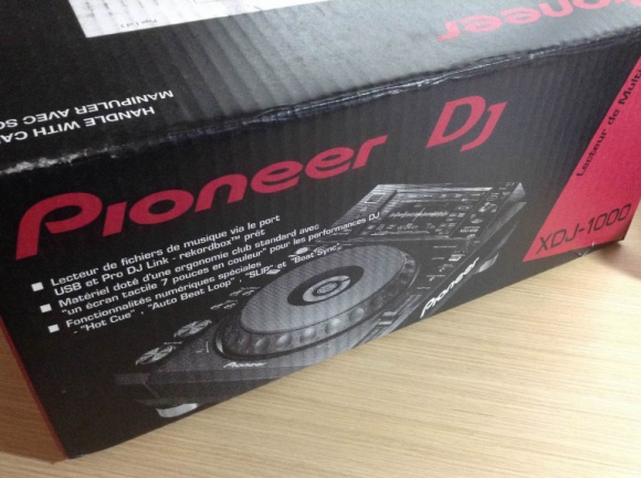 Pioneer XDJ-1000 Unboxing
