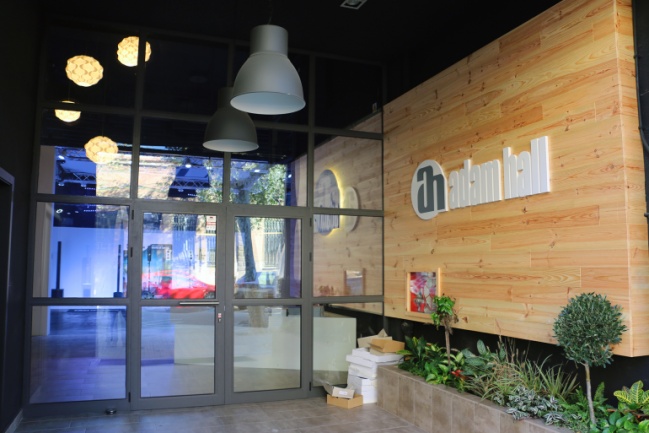 Showroom Adam Hall en Barcelona