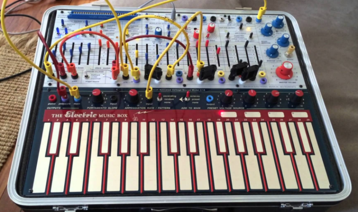 La versión actual del Music Easel de Buchla