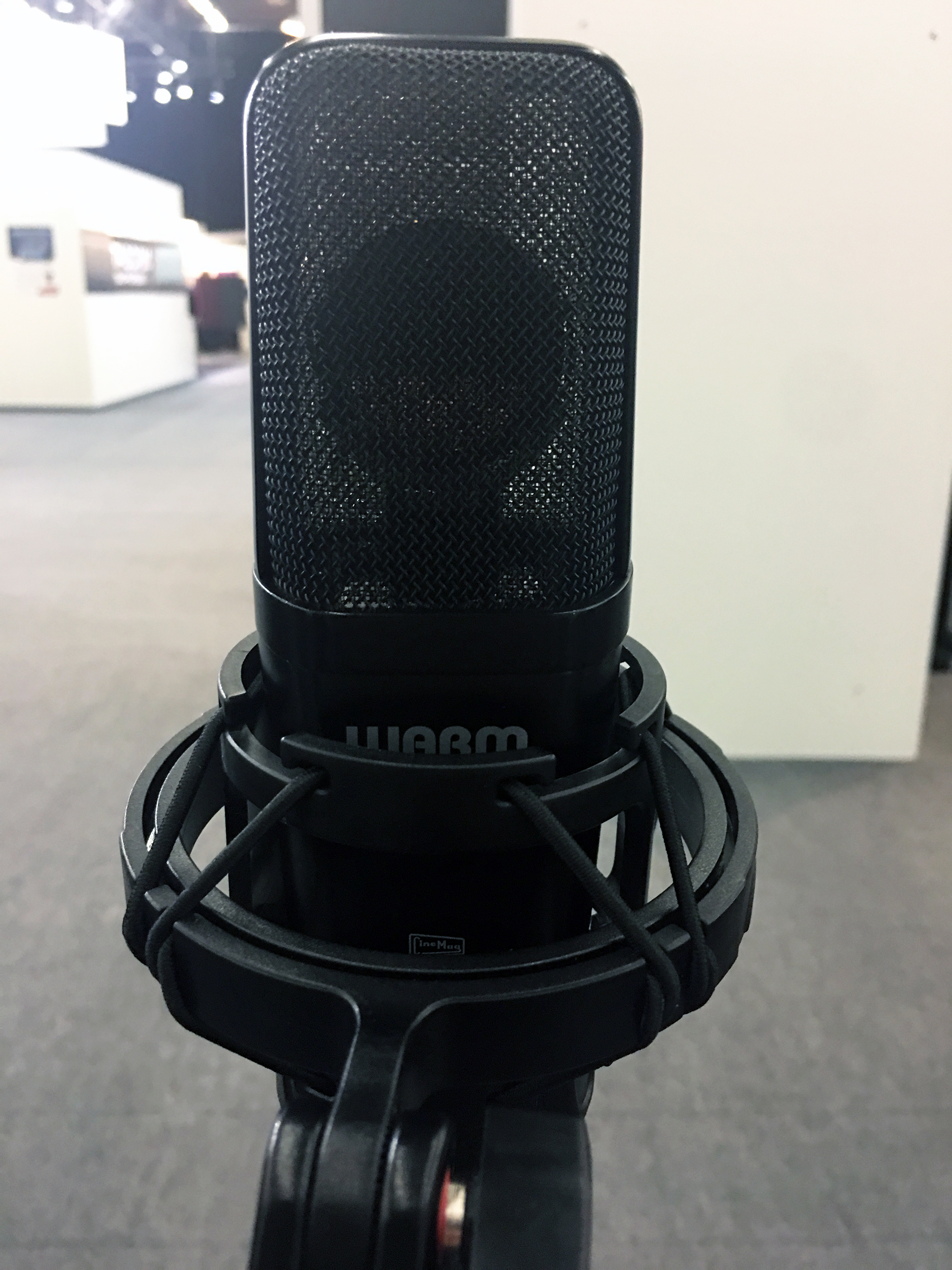 Warm Audio WA-14, un clon del clásico micrófono AKG C414 | Hispasonic