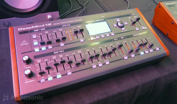 Behringer DeepMind 12 Desktop