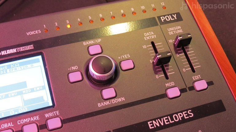 Behringer DeepMind 12 Desktop