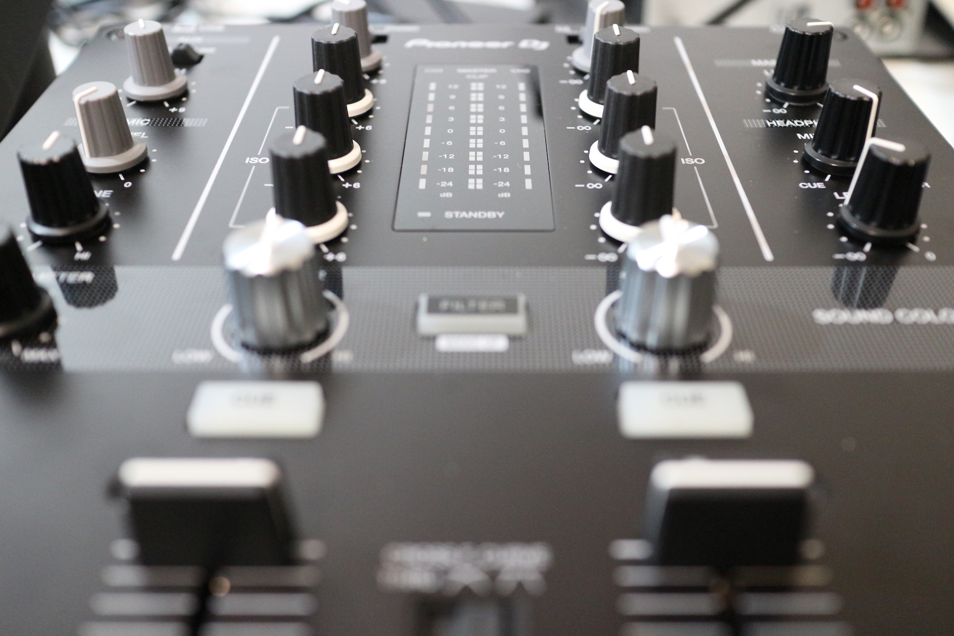 Mesa de mezclas de 2 canales Pioneer DJ DJM-250MK2