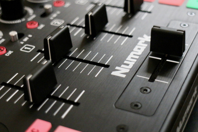 Numark NS6II Faders & Crossfader