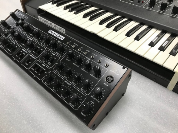 Behringer Pro-One