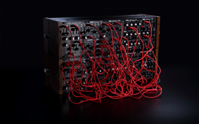 Roland System-500 crece
