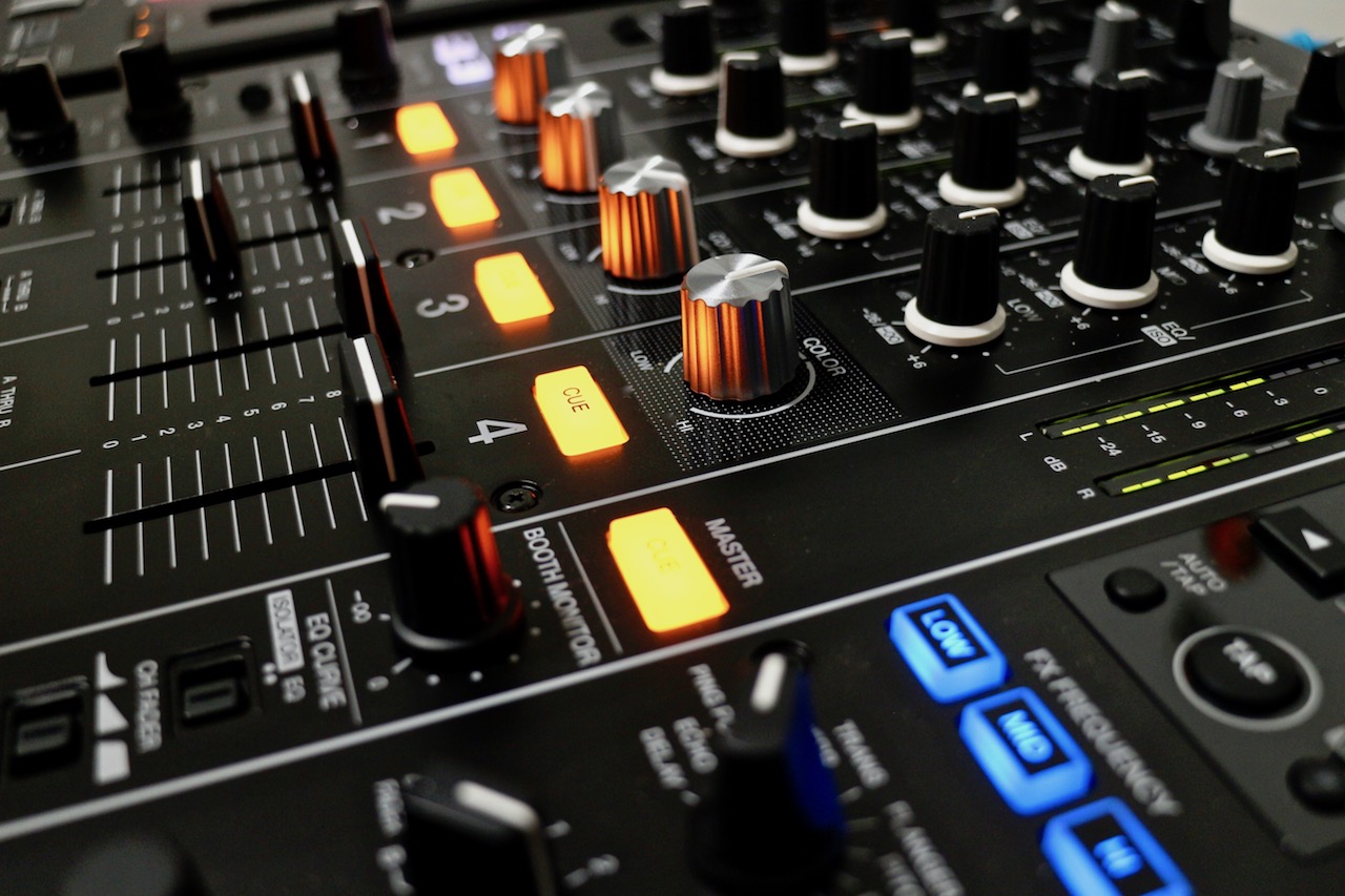 Mesa de mezclas PIONEER DJ DJM-250MK2