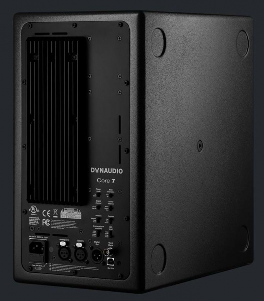 Dynaudio Core 7 trasera