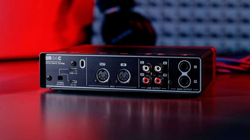 Steinberg UR24C