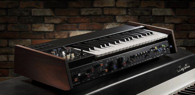 MiniKorg 700FS