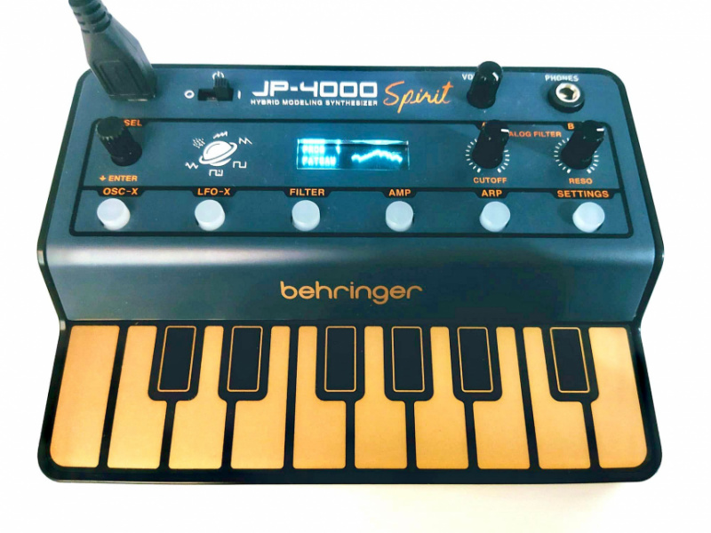 Behringer JP-4000 Spirit
