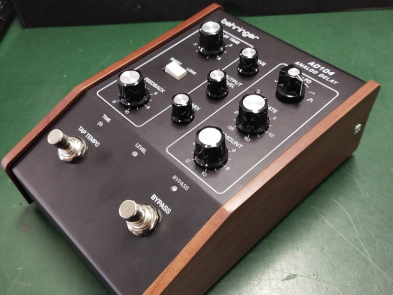 Behringer AD104