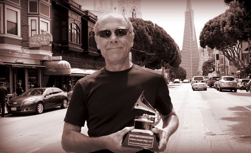 Dave Smith con el Grammy Técnico ganado en 2013