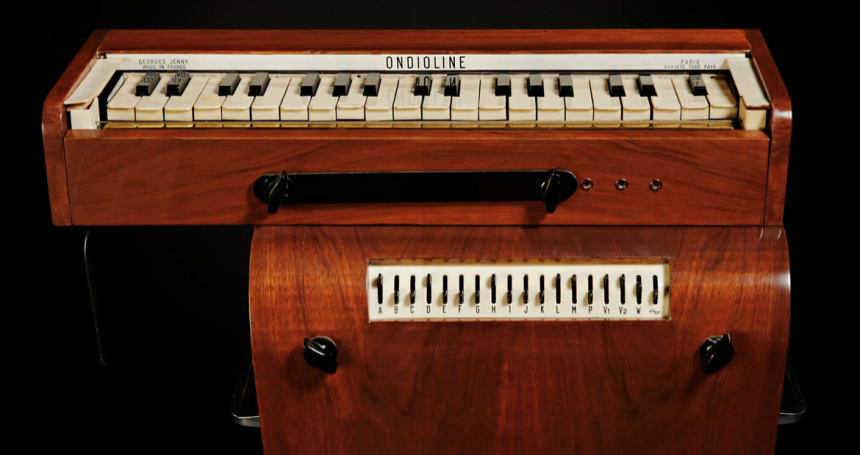 Spitfire Audio Labs Electronic Antique