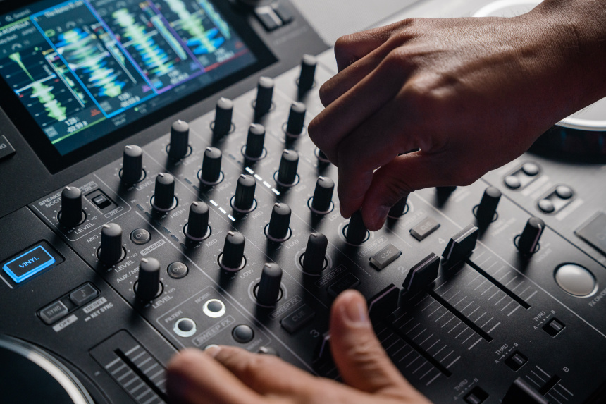 Denon DJ SC Live 4