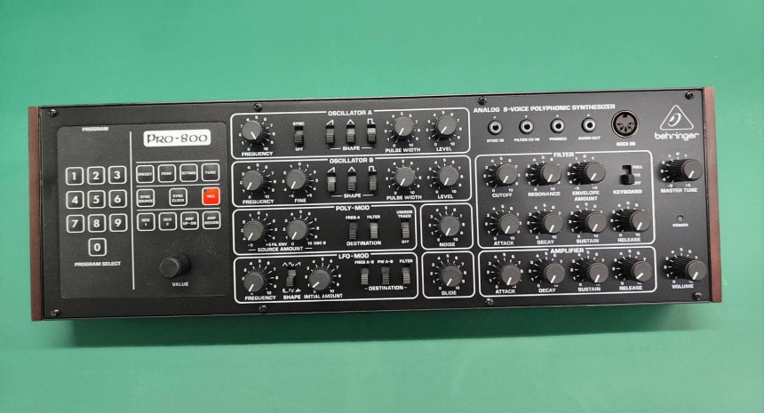 Behringer Pro-800