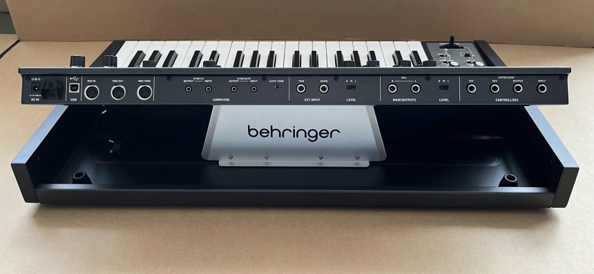 Behringer MS-5, clon del Roland SH-5