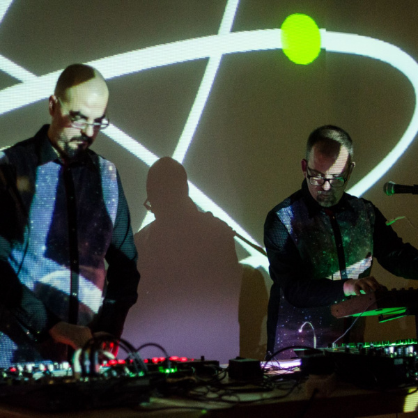 Neukleonen en Tesla Festival 2016