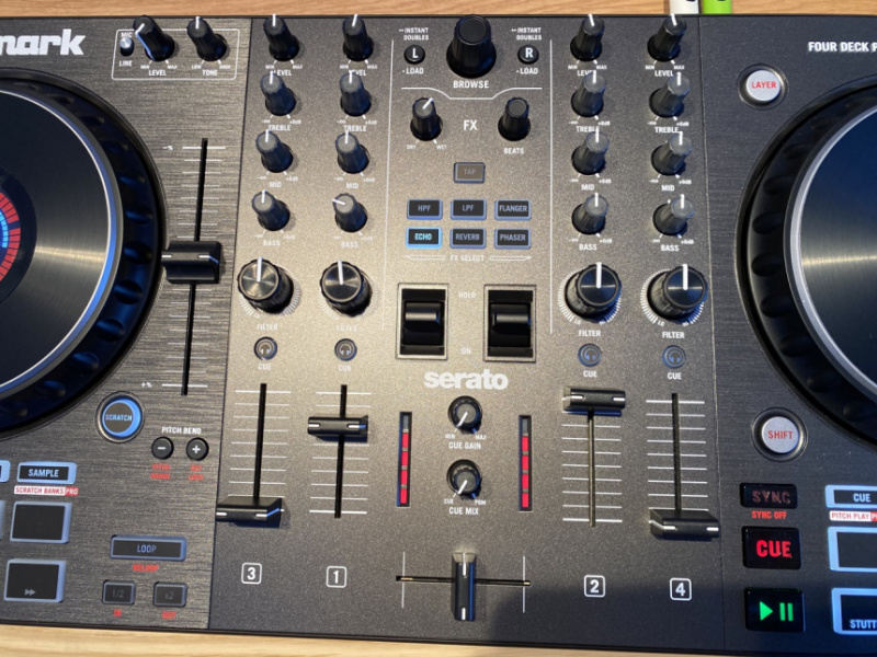 Numark NS4FX mezclador