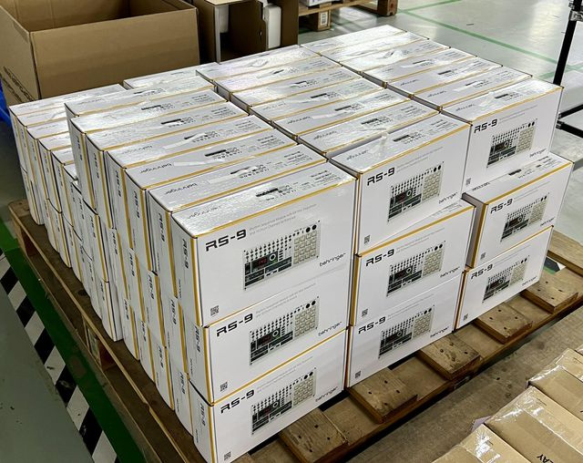 Behringer RS-9