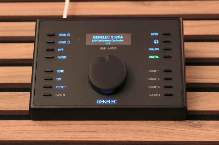 Genelec 9320A - Panel frontal