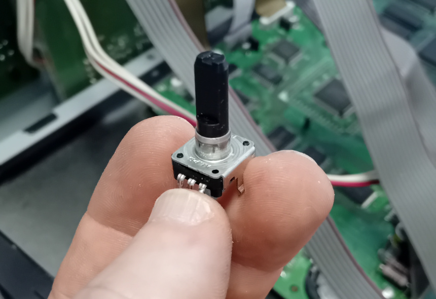 Ejemplo de un encoder (el que usé en la reparación)