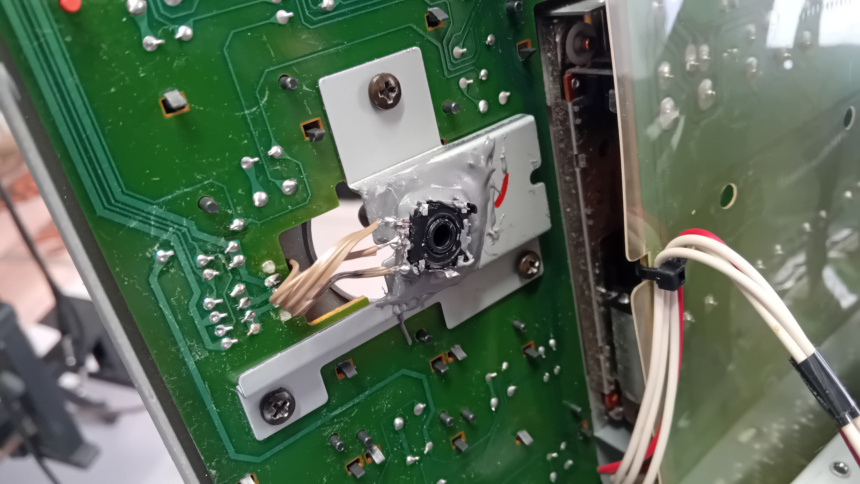 El encoder 'impostor' en su sitio