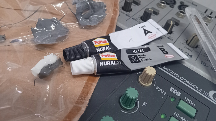 Los dos botes de Nural Patex 27