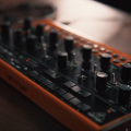 Behringer Crave, sinte analógico semi-modular para las masas