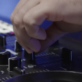 Numark NS4FX, controlador de cuatro canales compatible con Serato
