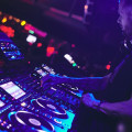 AlphaTheta compra DJ Monitor: KUVO renace, esta vez para que el productor cobre