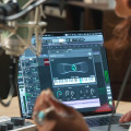 UAD Topline Vocal Tune: el “Auto‑Tune” de Universal Audio