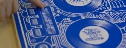El controlador impreso del vinilo de Qbert