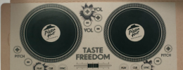 Pizza Hut regala controladores DJ impresos en cajas