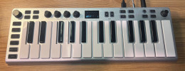 ESI Xsynth: sintetizador, controlador MPE e interfaz de audio en un teclado ultracompacto
