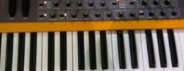 Una versión de DSi Mopho con teclas se pasea por el NAMM