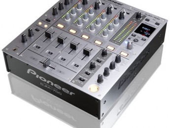 Pioneer DJM-700: no era una broma