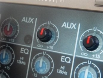 SenseSurface: potenciómetros y controles auténticos en pantalla