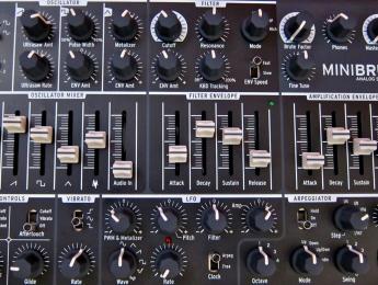 Primer contacto con Arturia Minibrute