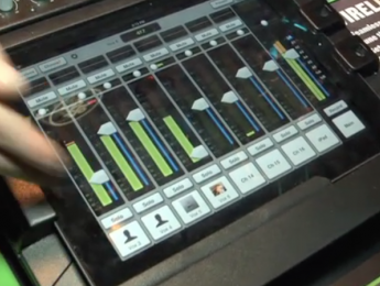 Un vistazo a la mesa Mackie DL1608, controlada por iPad