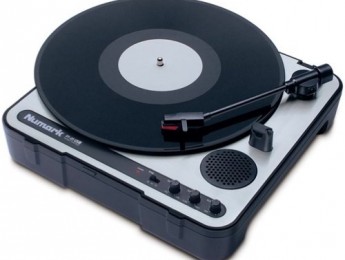 Numark anuncia la disponibilidad del giradiscos PT-01USB