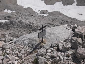 Cruz en la cumbre